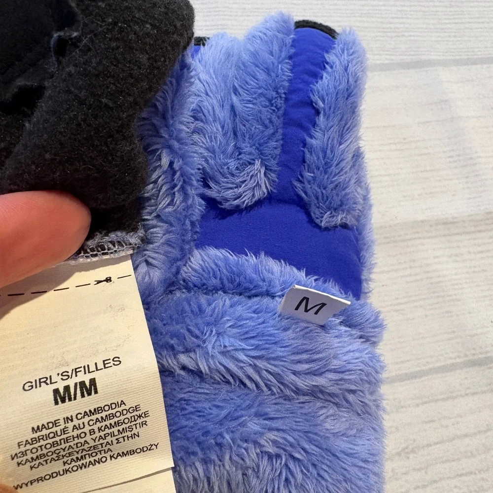 The North Face Light Blue Fuzzy Gloves kids size M